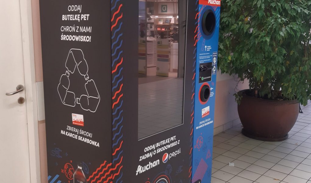 PepsiCo i Auchan stawiają nowoczesny recyklomat w hipermarkecie Auchan w Piasecznie